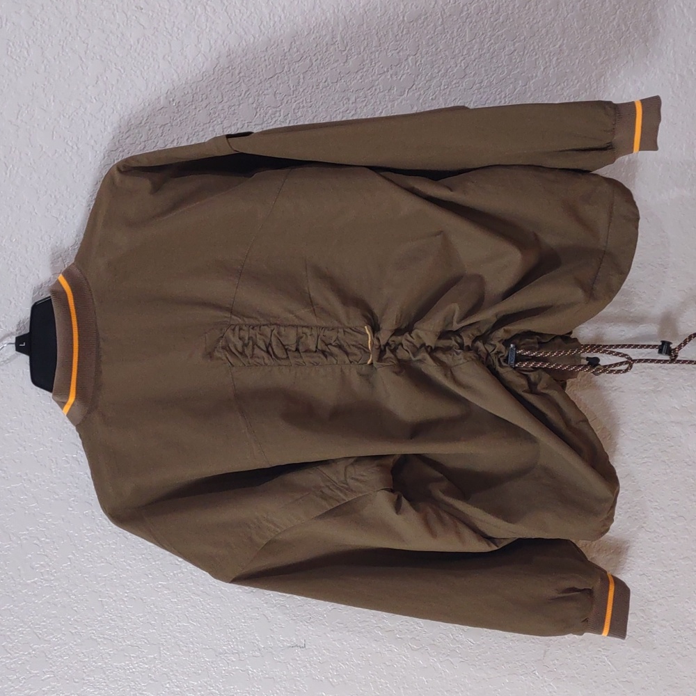 GYMSHARK JACKET. - Picture 15 of 17